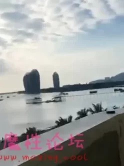 网红女主播户外女王海南约炮粉丝**海景房啪啪   [1V281MB][BT种子]